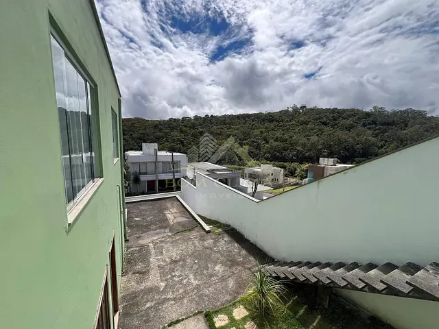 Casa 4 quartos e 1 banheiro, à venda, no bairro Grama em Juiz de Fora