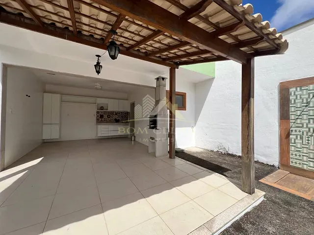 Casa 4 quartos e 1 banheiro, à venda, no bairro Grama em Juiz de Fora