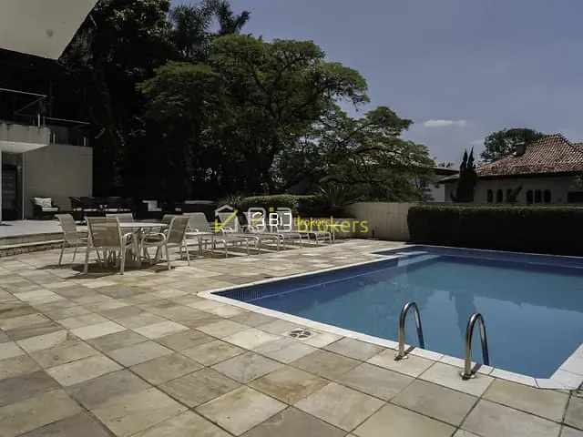 Casa com 700m² 5 quartos e 7 banheiros, à venda, no bairro Jardim Leonor em São Paulo