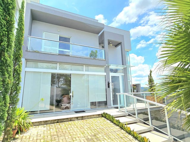 Casa 4 quartos e 3 banheiros, à venda, no bairro Cidade Nova em Bom Jesus dos Perdões