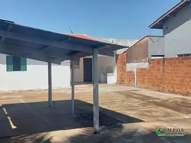Casa com 200m² 2 quartos e 1 banheiro, à venda, no bairro Jardim Cangalha em Três Lagoas