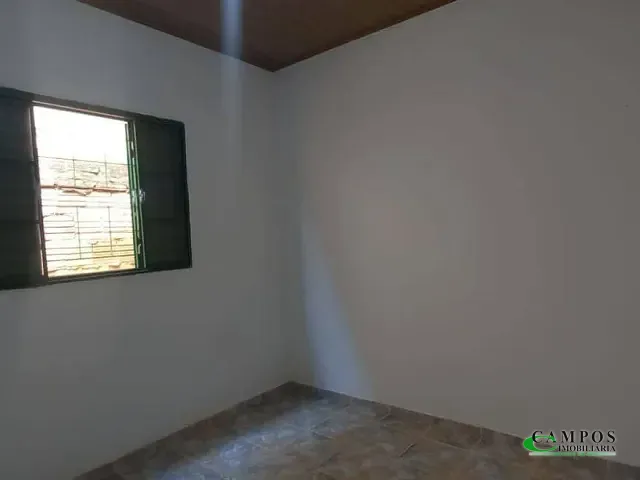 Casa com 200m² 2 quartos e 1 banheiro, à venda, no bairro Jardim Cangalha em Três Lagoas