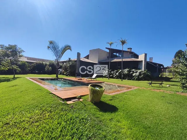 Casa com 2090m² 4 quartos e 5 banheiros, à venda ou para alugar, no bairro Recanto do Salto em Londrina
