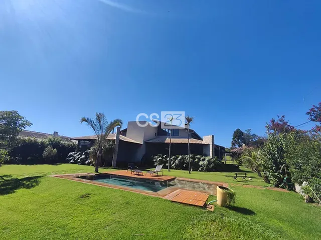 Casa com 2090m² 4 quartos e 5 banheiros, à venda ou para alugar, no bairro Recanto do Salto em Londrina