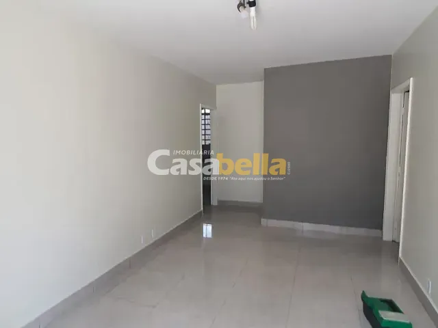 Casa 3 quartos e 2 banheiros, à venda, no bairro Jardim América em Goiânia