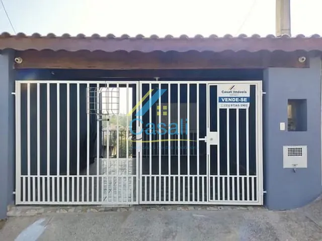 Casa com 175m² 2 quartos e 3 banheiros, à venda, no bairro Reneville em Mairinque