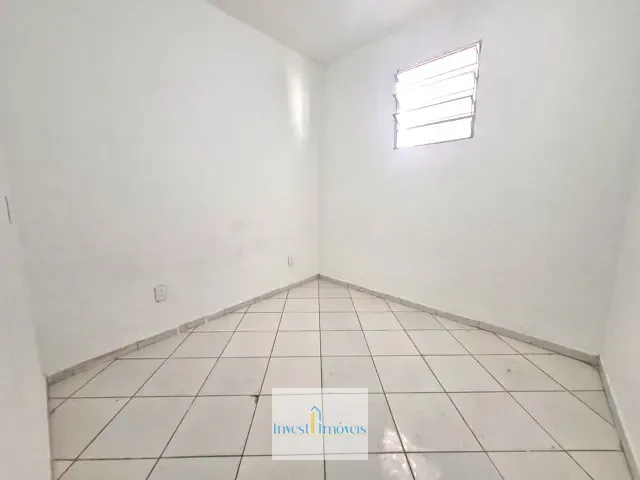 Casa com 55m² 22 quartos e 1 banheiro, para alugar, no bairro Maria Ortiz em Vitória