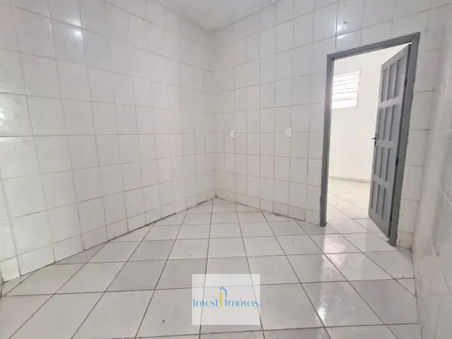 Casa com 55m² 22 quartos e 1 banheiro, para alugar, no bairro Maria Ortiz em Vitória
