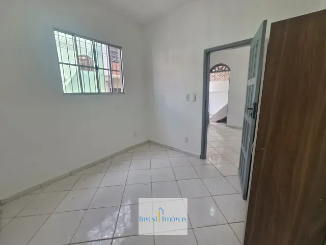 Casa com 55m² 22 quartos e 1 banheiro, para alugar, no bairro Maria Ortiz em Vitória