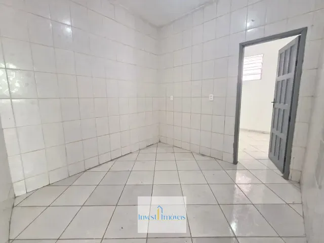 Casa com 55m² 22 quartos e 1 banheiro, para alugar, no bairro Maria Ortiz em Vitória