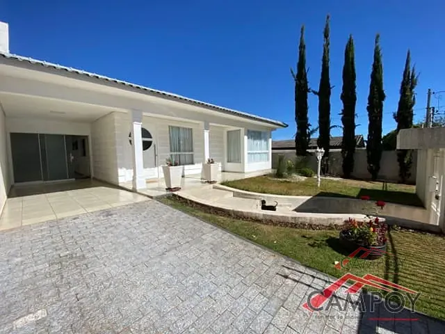 Casa com 606m² 3 quartos e 4 banheiros, à venda, no bairro Centro em Apucarana