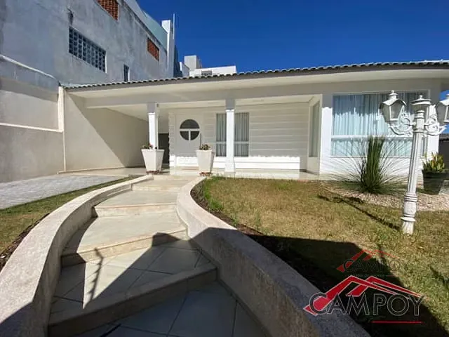 Casa com 606m² 3 quartos e 4 banheiros, à venda, no bairro Centro em Apucarana