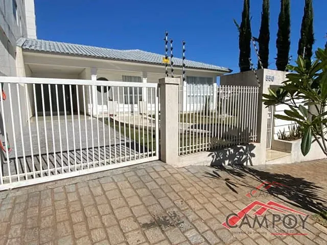 Casa com 606m² 3 quartos e 4 banheiros, à venda, no bairro Centro em Apucarana