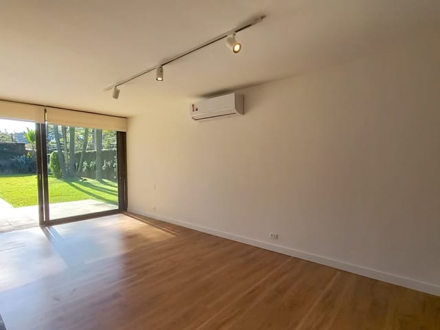 Casa com 1070m² 5 quartos e 7 banheiros, para alugar, no bairro Jardim Everest em São Paulo