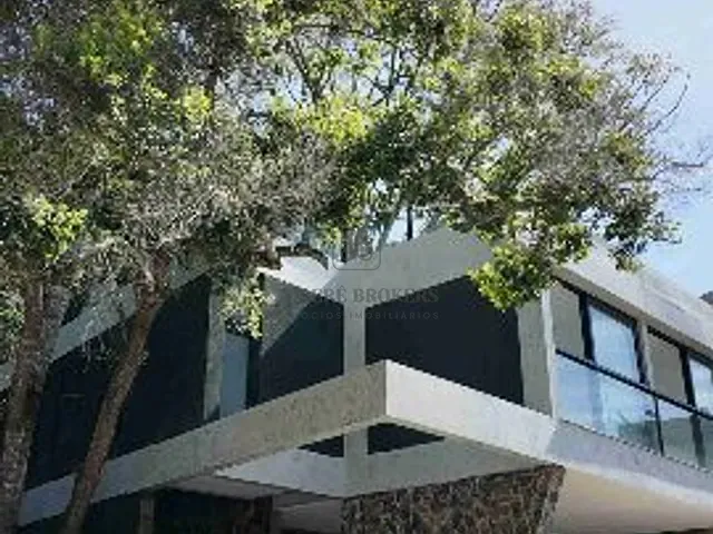 Casa 3 quartos e 4 banheiros, à venda, no bairro Canasvieiras em Florianópolis