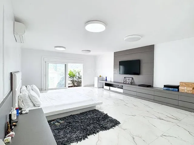 Casa com 1251m² 5 quartos e 7 banheiros, à venda, no bairro Residencial Aldeia do Vale em Goiânia