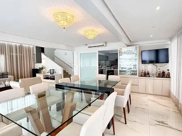 Casa com 1251m² 5 quartos e 7 banheiros, à venda, no bairro Residencial Aldeia do Vale em Goiânia