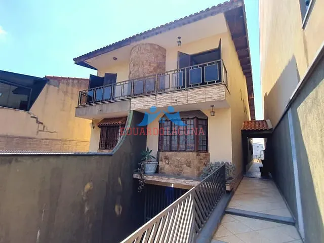 Casa 3 quartos e 5 banheiros, à venda, no bairro Vila Mangalot em São Paulo