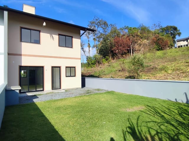 Sobrado com 210m² 3 quartos e 3 banheiros, à venda, no bairro Pomerode Fundos em Pomerode