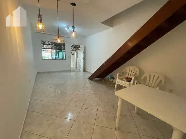 Casa com 90m² 2 quartos e 3 banheiros, à venda, no bairro Jardim Canaã em Nova Iguaçu