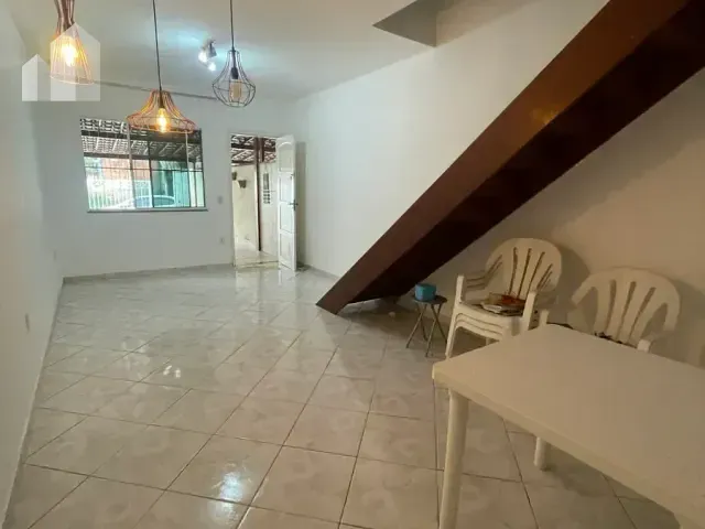 Casa com 90m² 2 quartos e 3 banheiros, à venda, no bairro Jardim Canaã em Nova Iguaçu