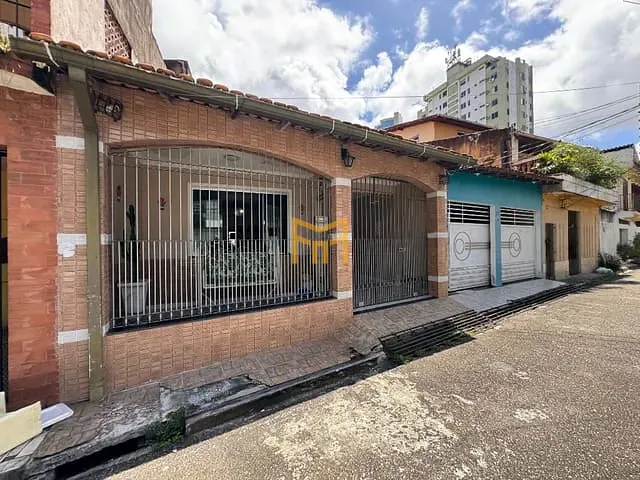 Casa com 150m² 3 quartos e 2 banheiros, para alugar, no bairro Umarizal em Belém
