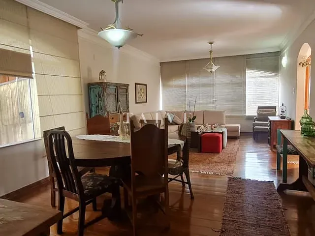 Casa com 342m² 4 quartos e 6 banheiros, à venda, no bairro Quebec em Londrina