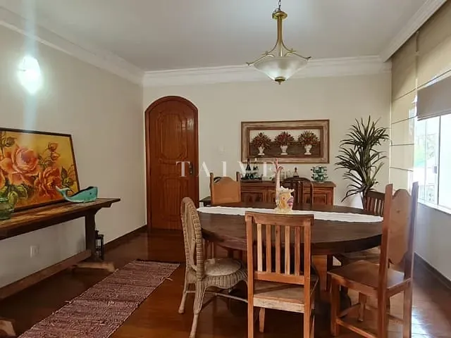 Casa com 342m² 4 quartos e 6 banheiros, à venda, no bairro Quebec em Londrina