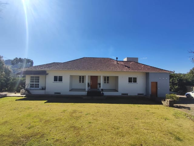 Casa com 580m² 5 quartos e 5 banheiros, à venda, no bairro Centro em Nova Bassano