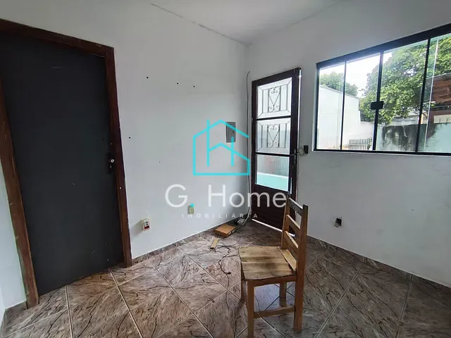 Casa com 250m² 4 quartos e 2 banheiros, para alugar, no bairro Franciscato em Londrina