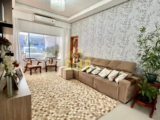 Casa com 312m² 3 quartos e 2 banheiros, à venda, no bairro Esperança em Londrina