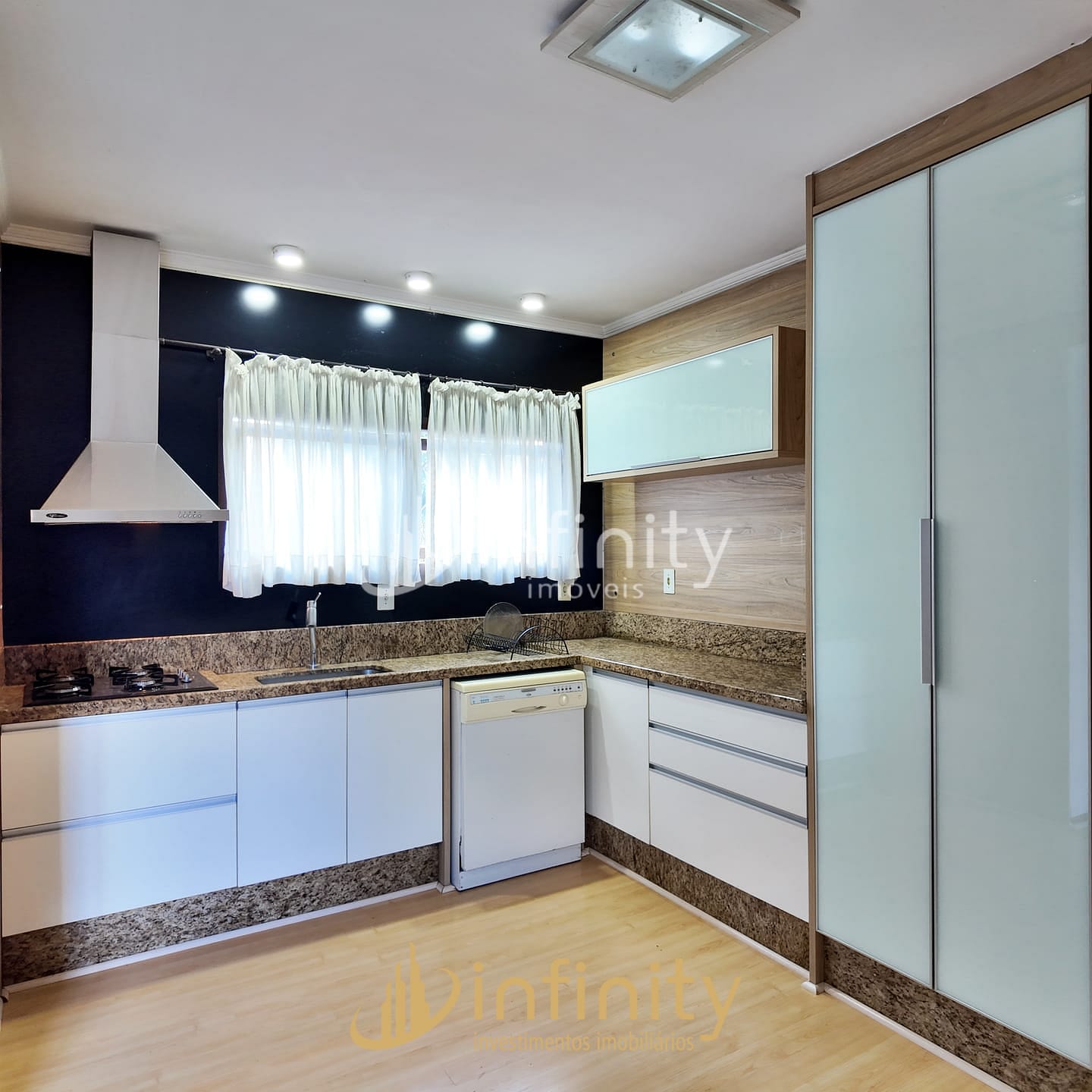 Casa, 3 quartos, 219 m² - Foto 8