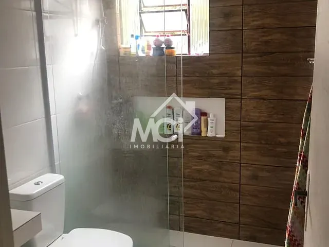 Casa 2 quartos e 2 banheiros, à venda, no bairro Laranjal em Pelotas