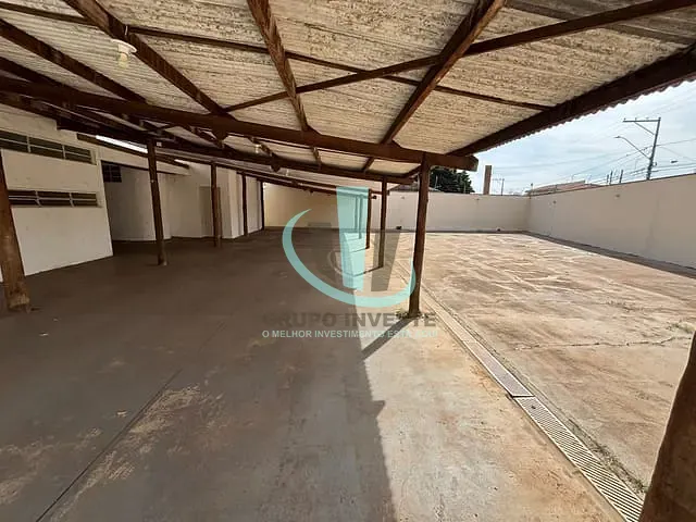 Casa com 703m² 3 quartos e 4 banheiros, à venda ou para alugar, no bairro VILA JOSÉ BONIFÁCIO em ARARAQUARA