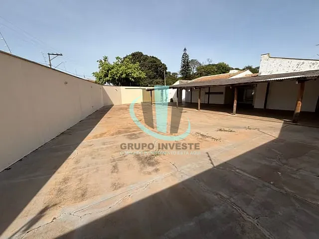 Casa com 703m² 3 quartos e 4 banheiros, à venda ou para alugar, no bairro VILA JOSÉ BONIFÁCIO em ARARAQUARA