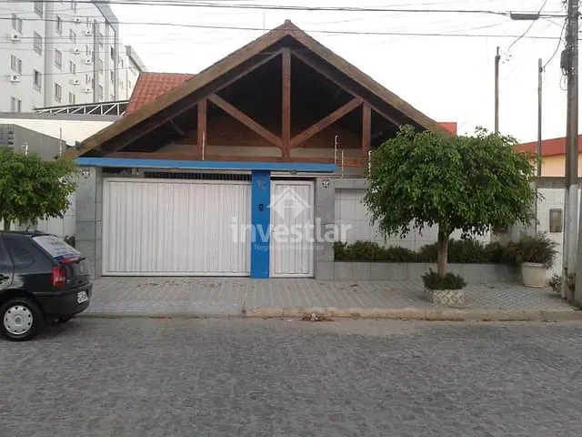 Casa com 290m² 3 quartos e 1 banheiro, à venda, no bairro Catolé em Campina Grande