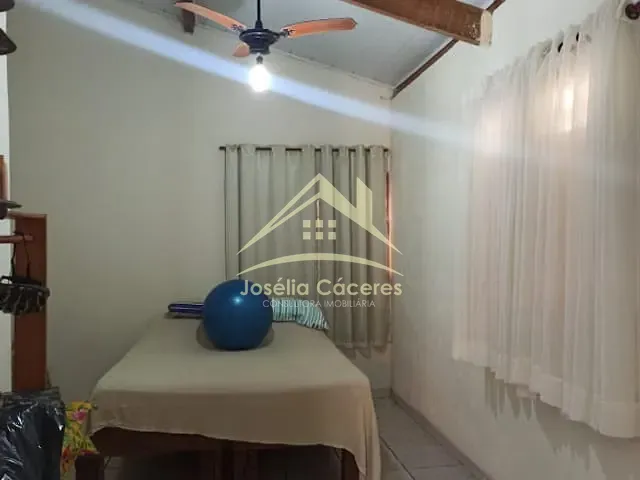 Casa com 300m² 2 quartos e 2 banheiros, à venda, no bairro Centro em Chapada Dos Guimarães