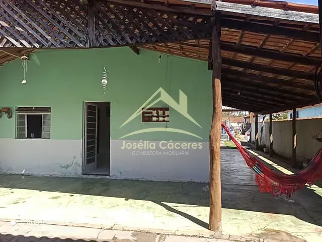 Casa com 300m² 2 quartos e 2 banheiros, à venda, no bairro Centro em Chapada Dos Guimarães