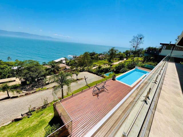 Casa 5 quartos e 6 banheiros, à venda, no bairro Pacoiba em Ilhabela