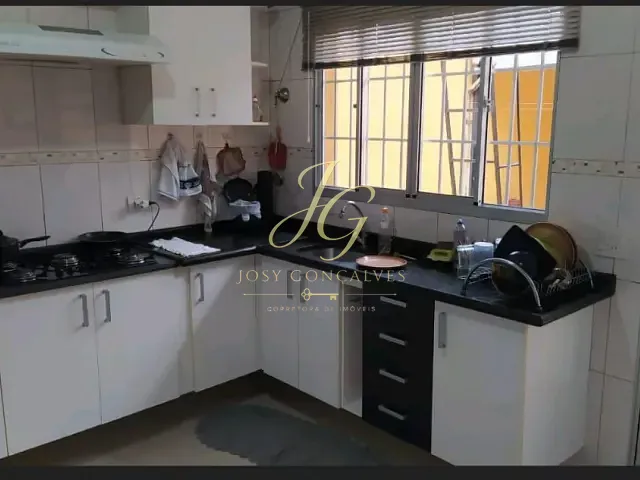 Casa com 370m² 4 quartos e 3 banheiros, à venda, no bairro Vila Mogilar em Mogi das Cruzes