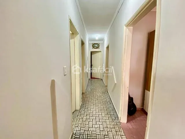 Casa com 400m² 6 quartos e 3 banheiros, à venda, no bairro Amambaí em Campo Grande