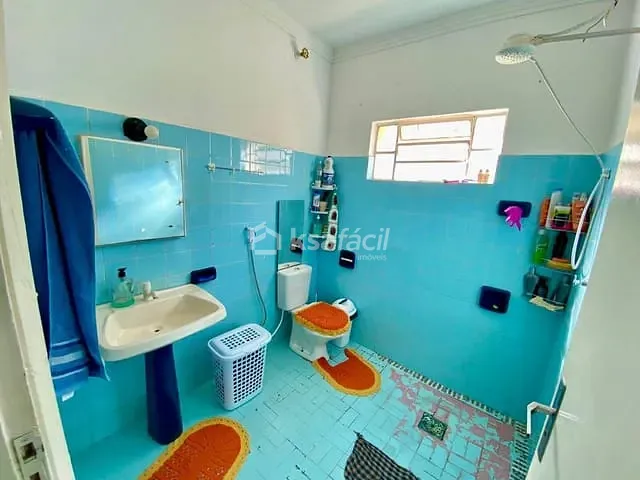 Casa com 400m² 6 quartos e 3 banheiros, à venda, no bairro Amambaí em Campo Grande