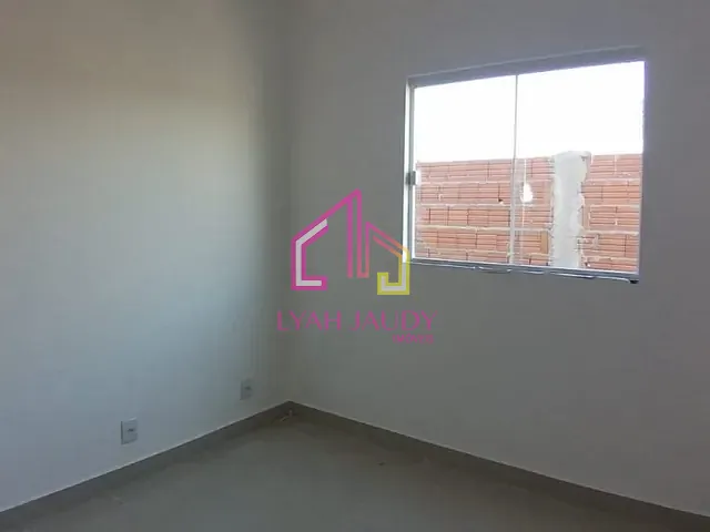 Casa com 250m² 3 quartos e 2 banheiros, à venda, no bairro DISTRITO INDUSTRIAL em Cuiabá