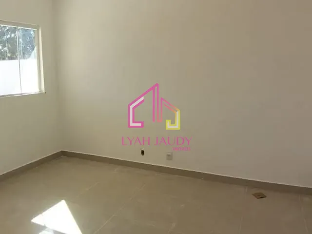 Casa com 250m² 3 quartos e 2 banheiros, à venda, no bairro DISTRITO INDUSTRIAL em Cuiabá