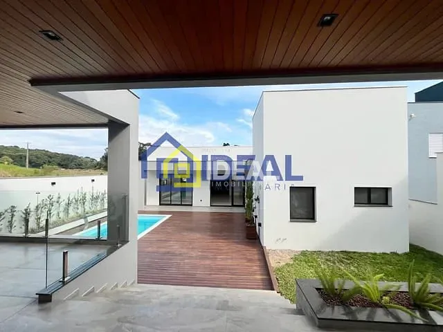 Casa 3 quartos e 2 banheiros, para alugar, no bairro Arvoredo em Concórdia