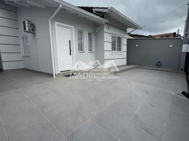 Casa com 130m² 3 quartos e 2 banheiros, à venda, no bairro Bela Vista em Palhoça