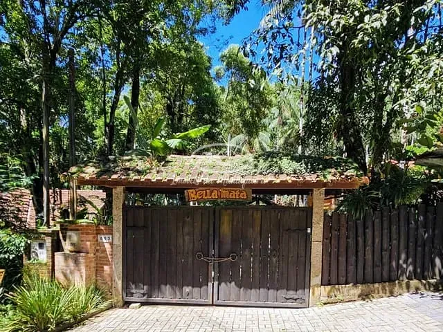 Casa com 622m² 3 quartos e 3 banheiros, à venda, no bairro Fazendinha (Penedo) em Itatiaia