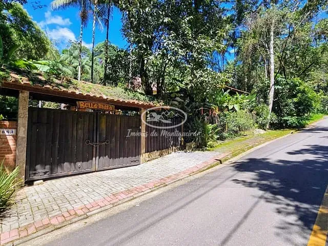 Casa com 622m² 3 quartos e 3 banheiros, à venda, no bairro Fazendinha (Penedo) em Itatiaia