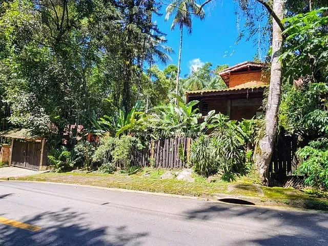Casa com 622m² 3 quartos e 3 banheiros, à venda, no bairro Fazendinha (Penedo) em Itatiaia