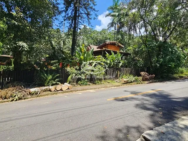 Casa com 622m² 3 quartos e 3 banheiros, à venda, no bairro Fazendinha (Penedo) em Itatiaia